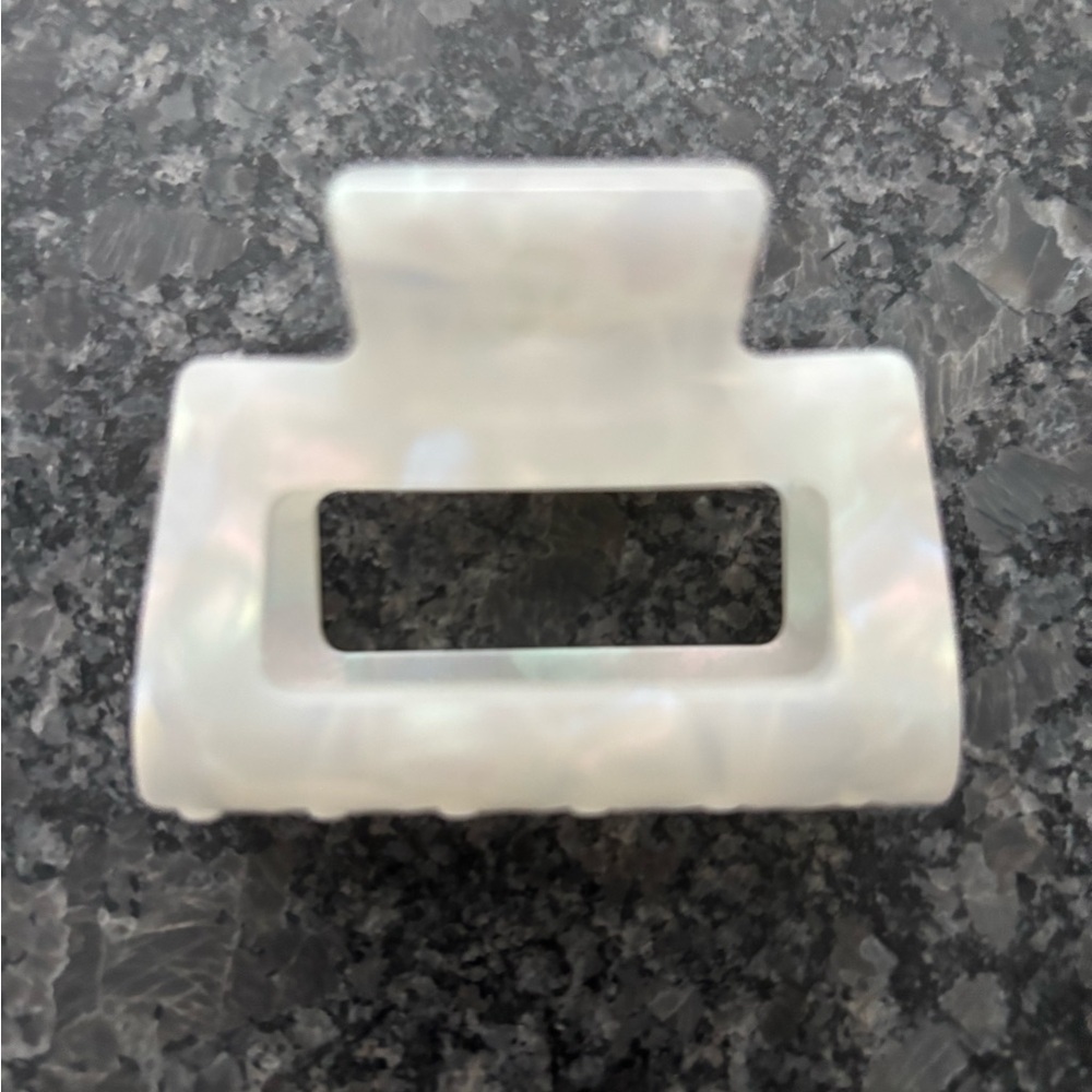 Lululemon Medium Claw Hair Clip